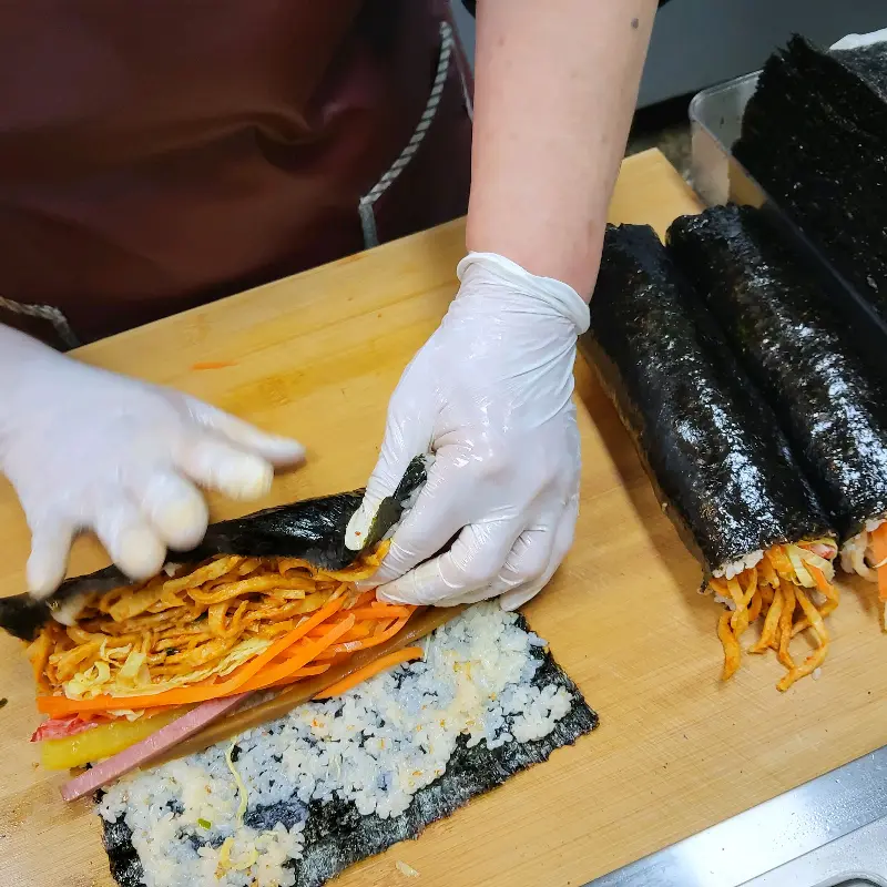 김밥 제조 모습