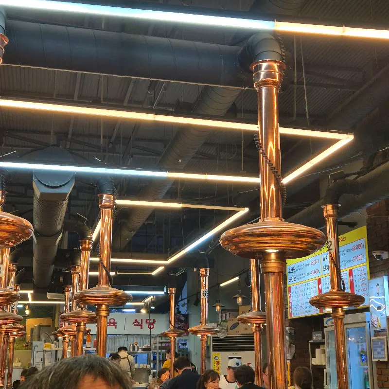 넓고 쾌적한 매장 내부