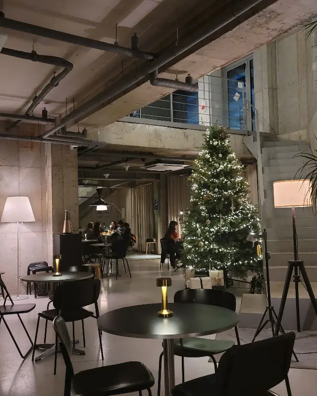 벙크오프 내부 전경