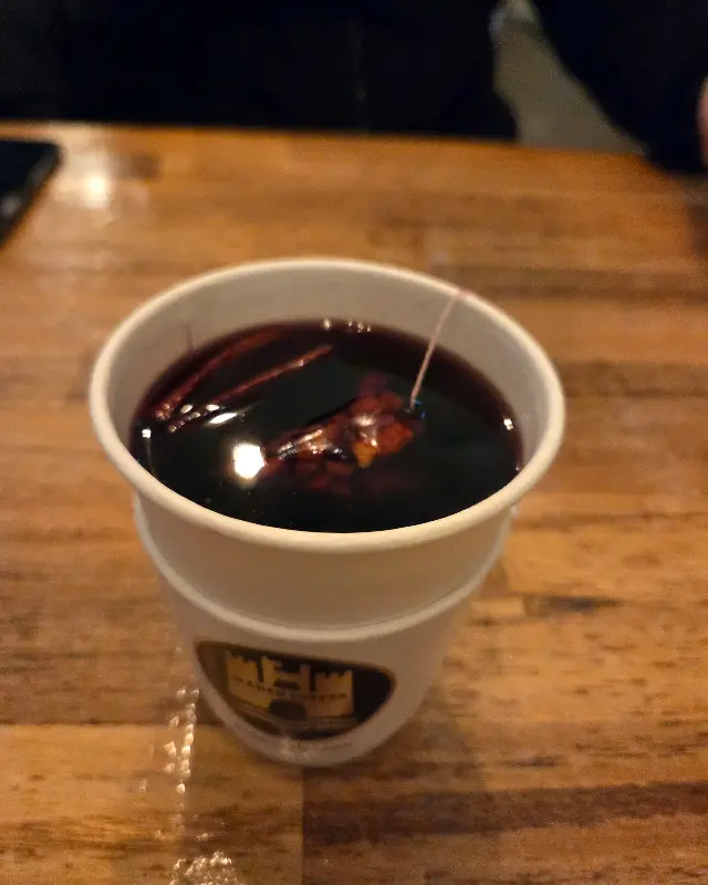 따뜻한 뱅쇼 한 잔