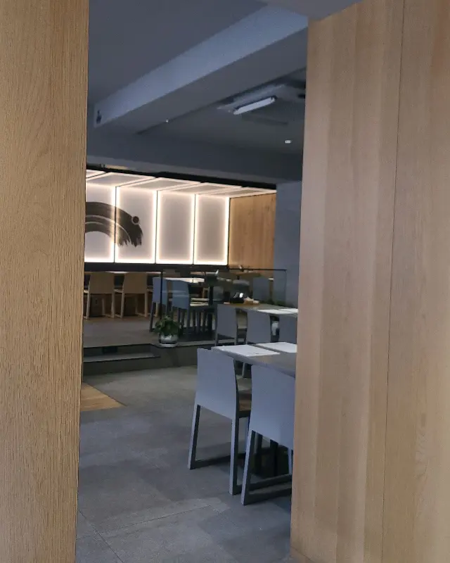 교촌치킨 1호점 내부