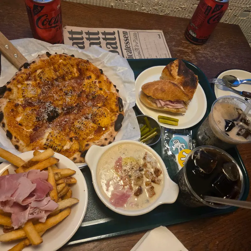 고트델리에서 즐거운 식사