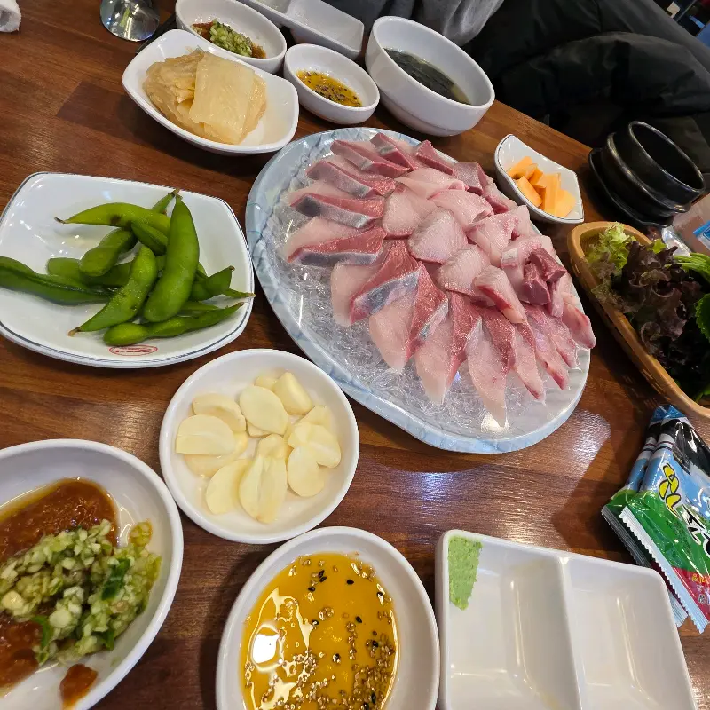 환상적인 조화를 이루는 묵은지 대방어