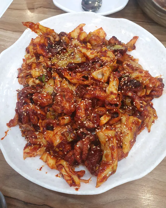 매콤한 양념이 잘 배어 있는 갈치조림