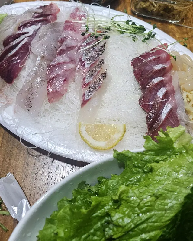 싱싱한 숙성회 한 상차림