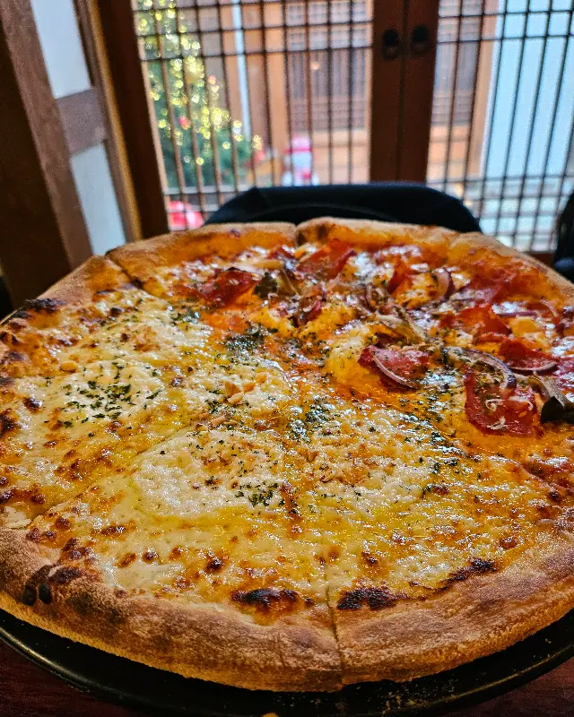 김치 미트러버 피자