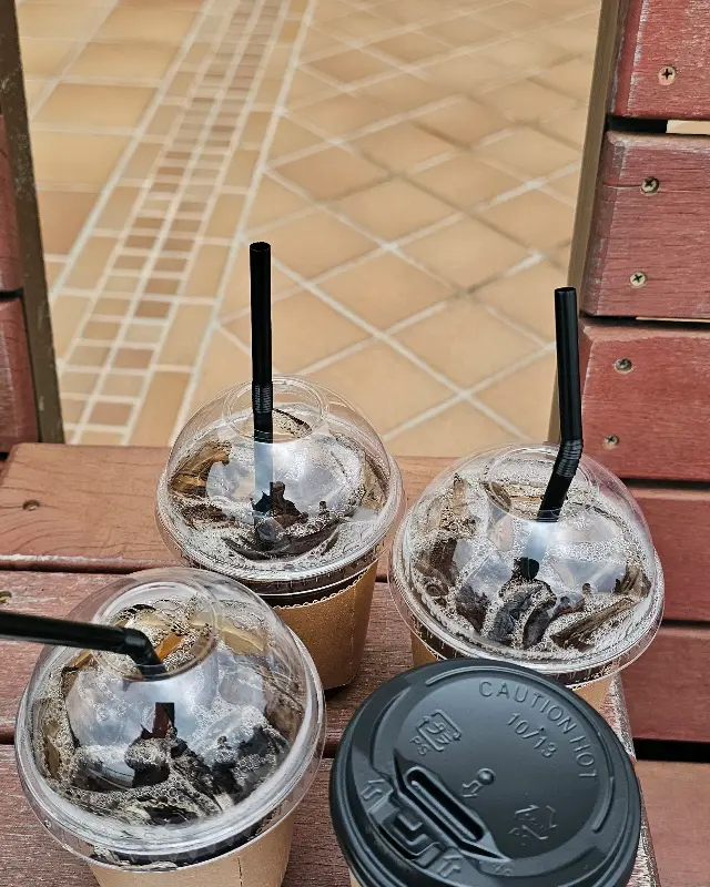 테이크 아웃 아이스 아메리카노