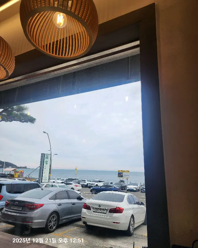 손가에서 바라본 바다 뷰