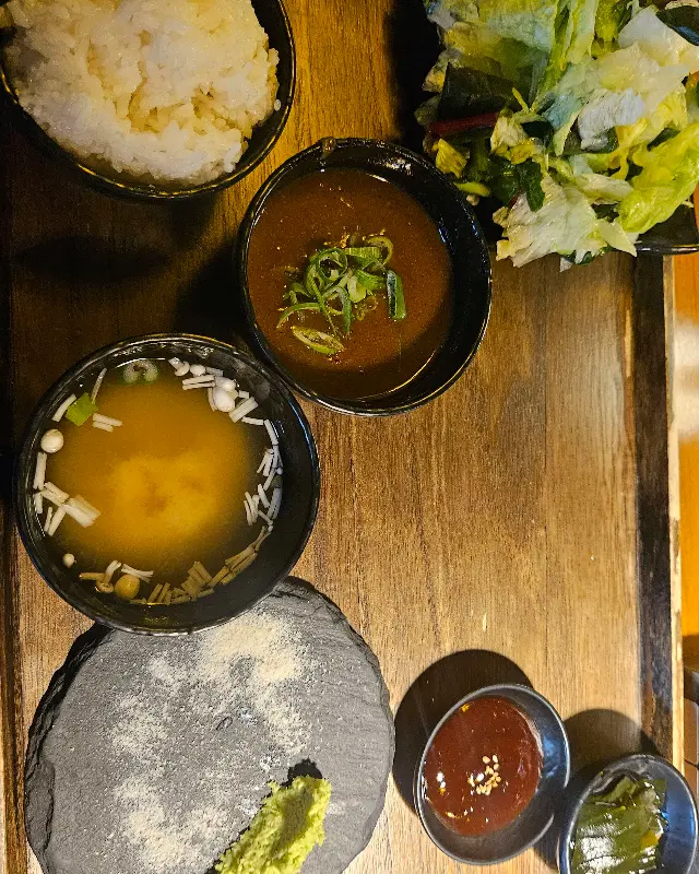 카츠오모이 상차림