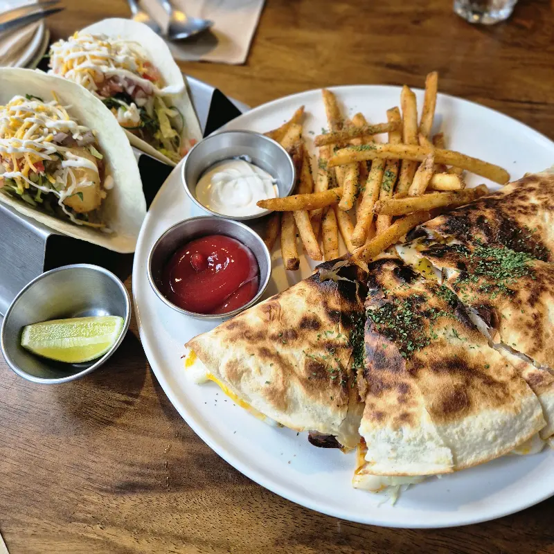 퀘사디아와 타코