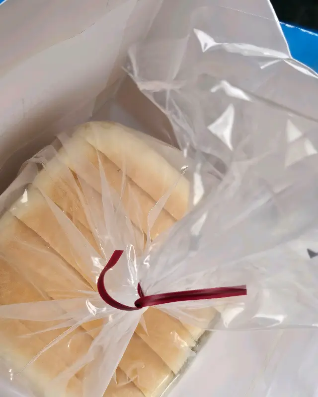 투명한 비닐 포장 안에 가지런히 담긴 식빵