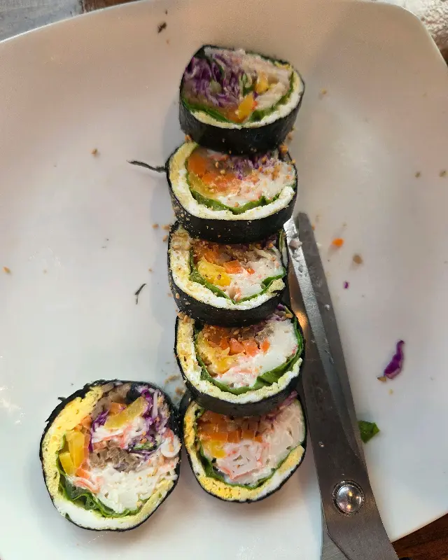 키토 김밥 단면