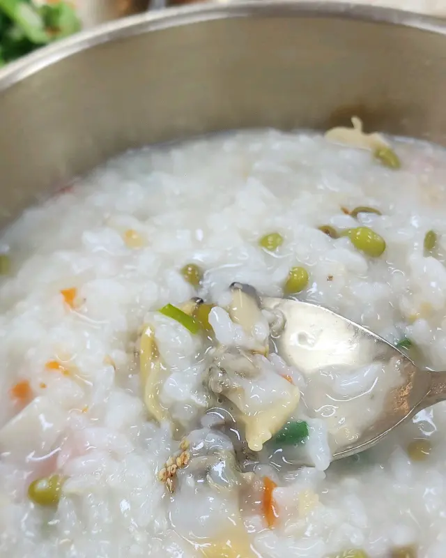 바지락죽 한 숟갈