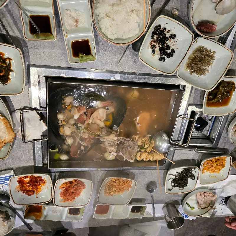 해천탕과 밑반찬 전체샷