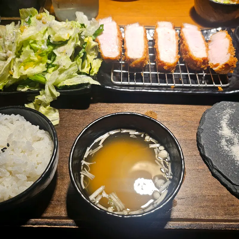 등심&안심 카츠 한 상 차림