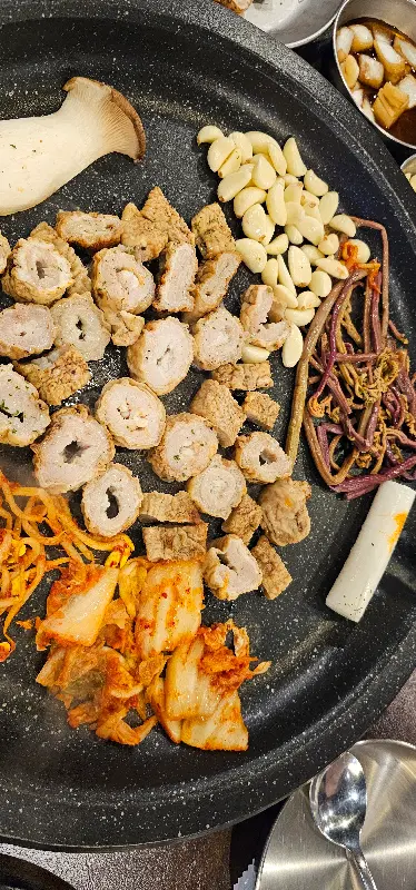 셀프바에서 직접 끓여 먹는 라면