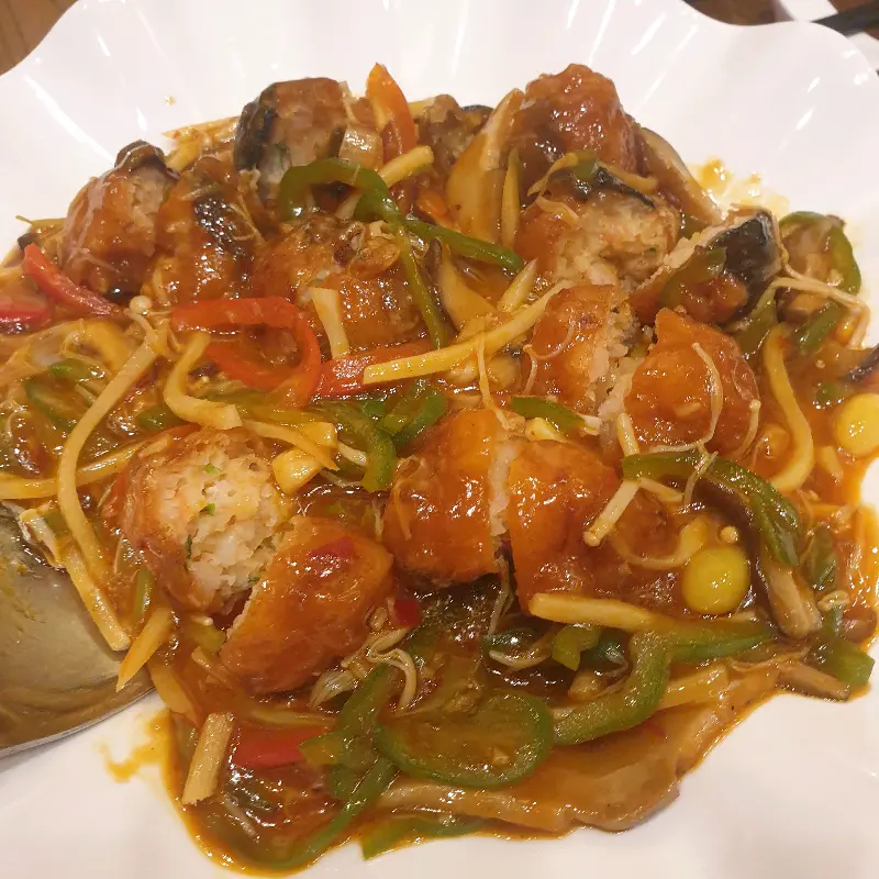 다채로운 색감의 요리