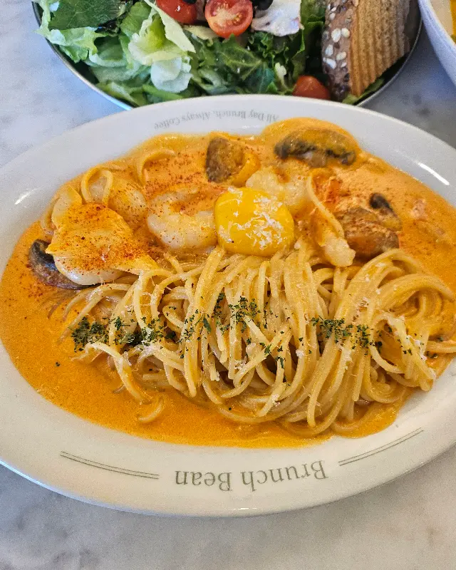 새우와 매콤한 소스가 어우러진 파스타