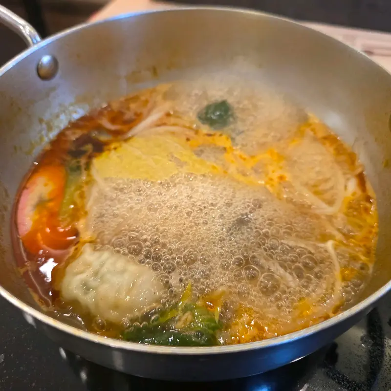 보글보글 끓는 샤브샤브