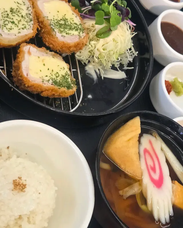 다양한 메뉴를 즐길 수 있는 소바카츠