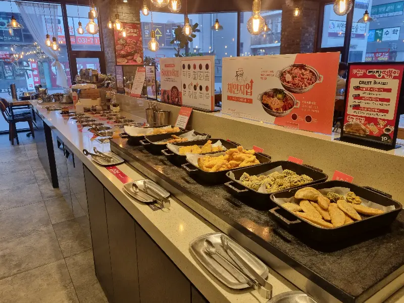 다양한 튀김 코너