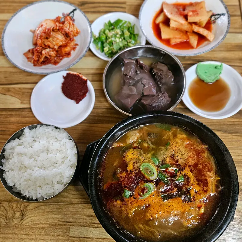 강남해장국 한상차림