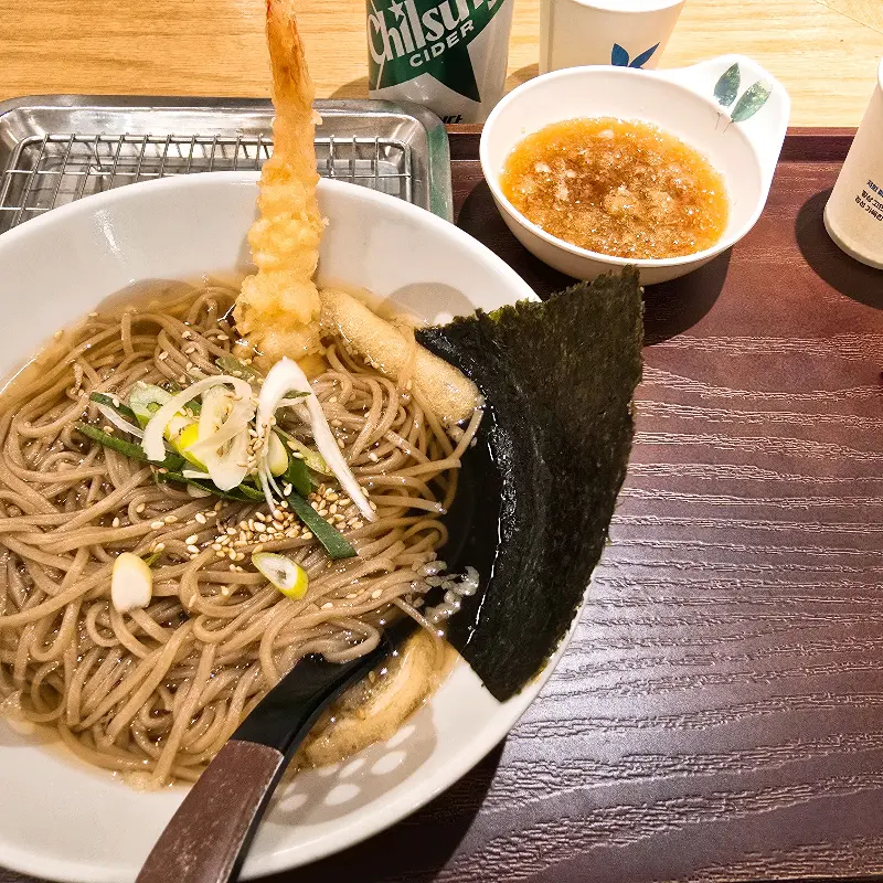 따뜻한 분위기의 텐짱 내부