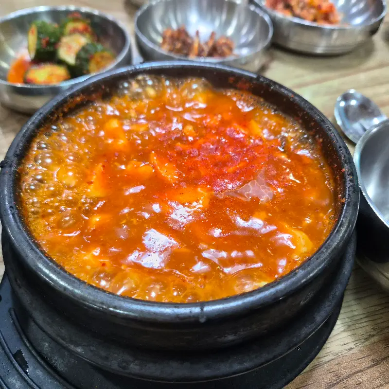순두부찌개와 돌솥밥