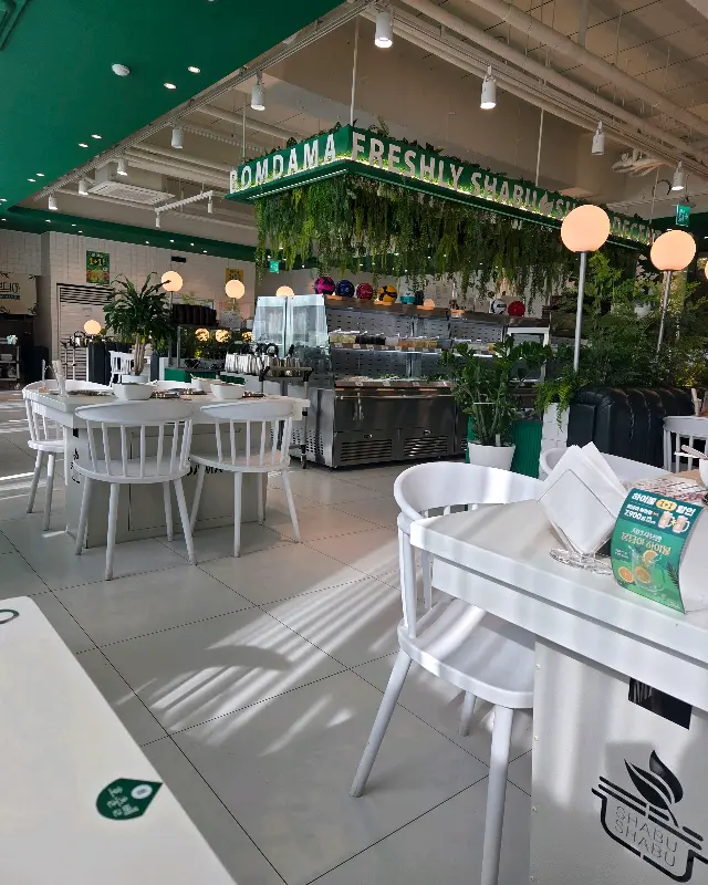 넓고 쾌적한 봄담아 매장 전경