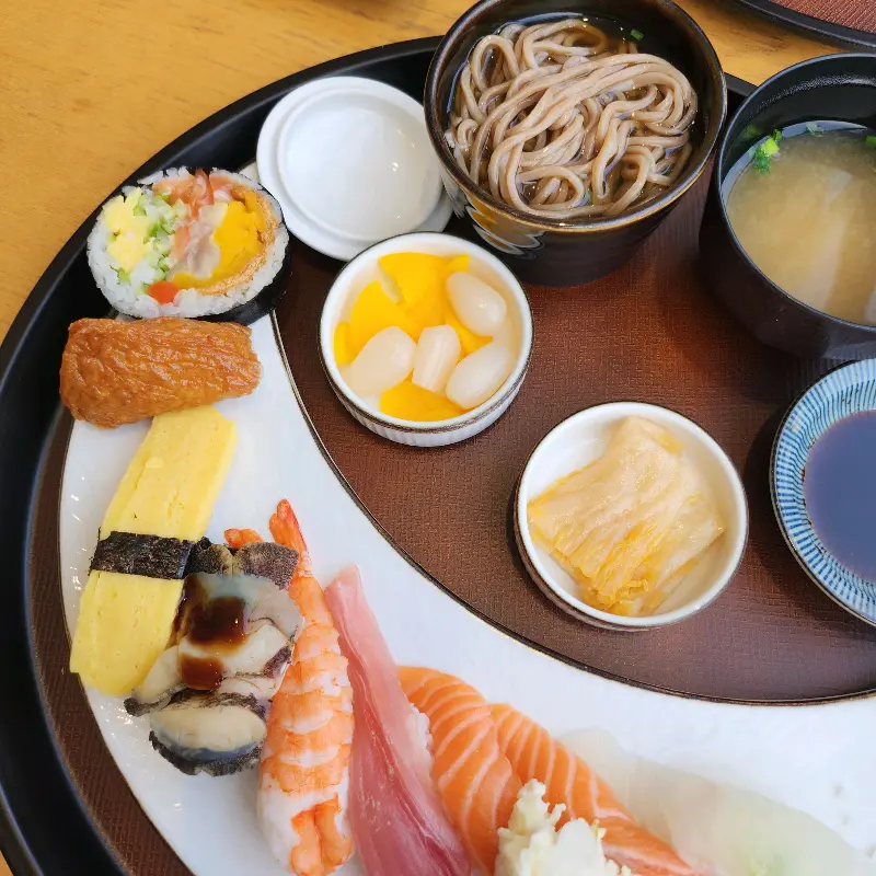 런치 스페셜 B 세트