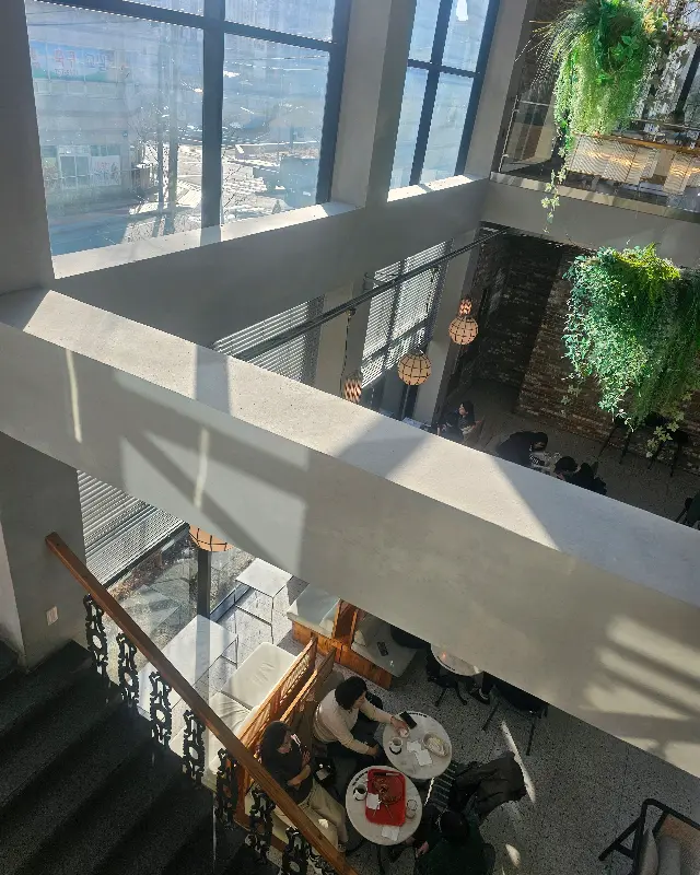 카페 내부 전경