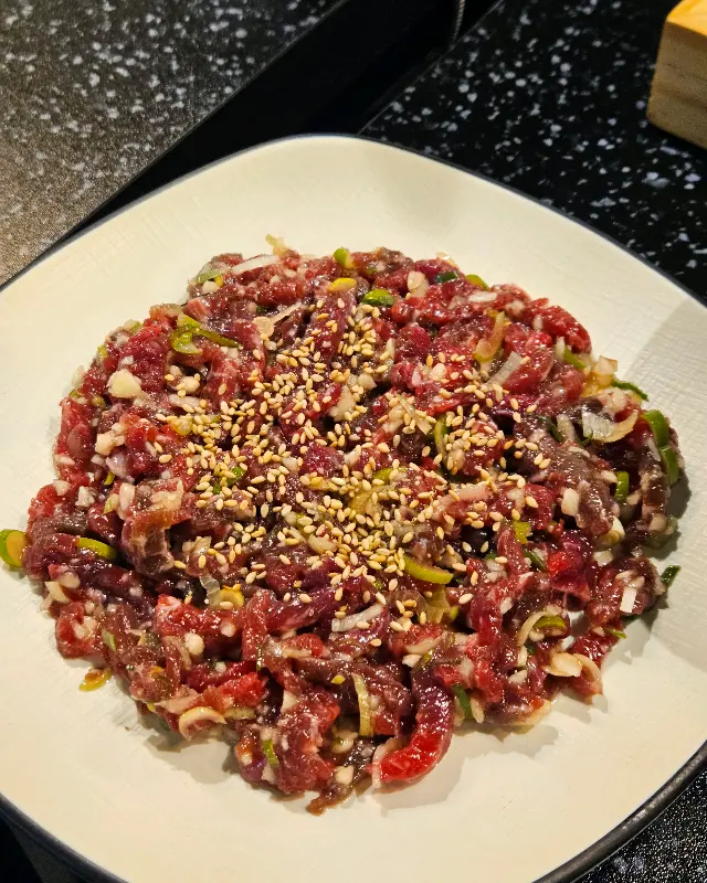 신선함이 눈으로 보이는 육회