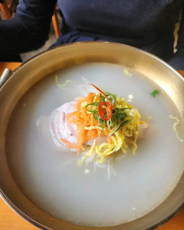 맛있는 음식이 가득한 상차림