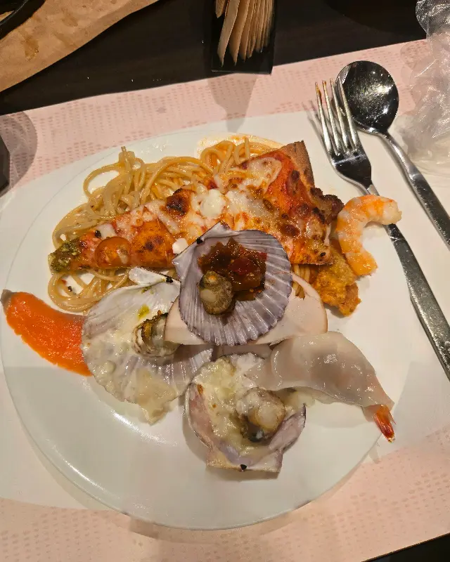 다양한 메뉴를 한 번에 즐길 수 있는 빕스 샐러드바