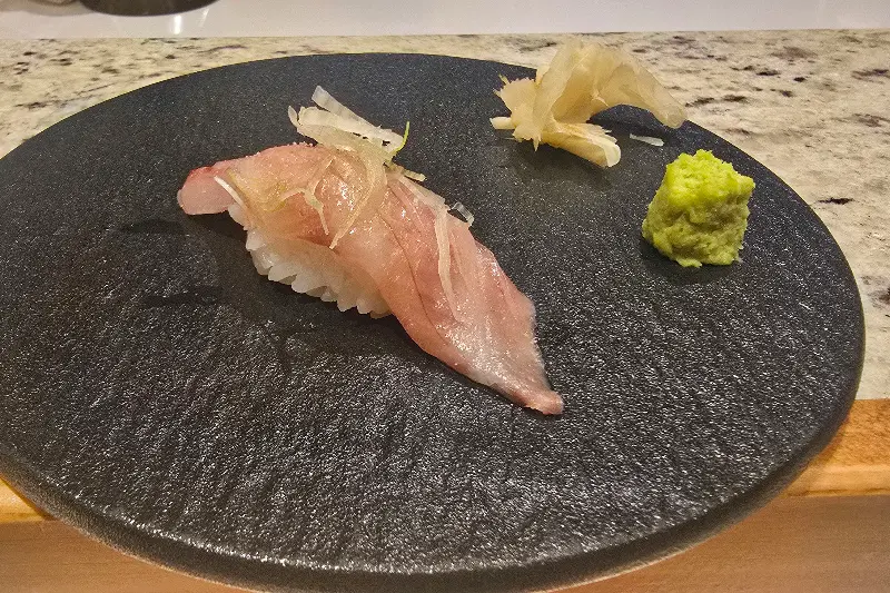 싱싱한 회가 얹어진 초밥