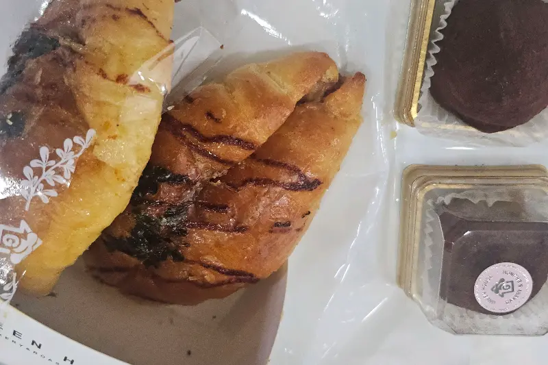 두쫀쿠와 다양한 빵들