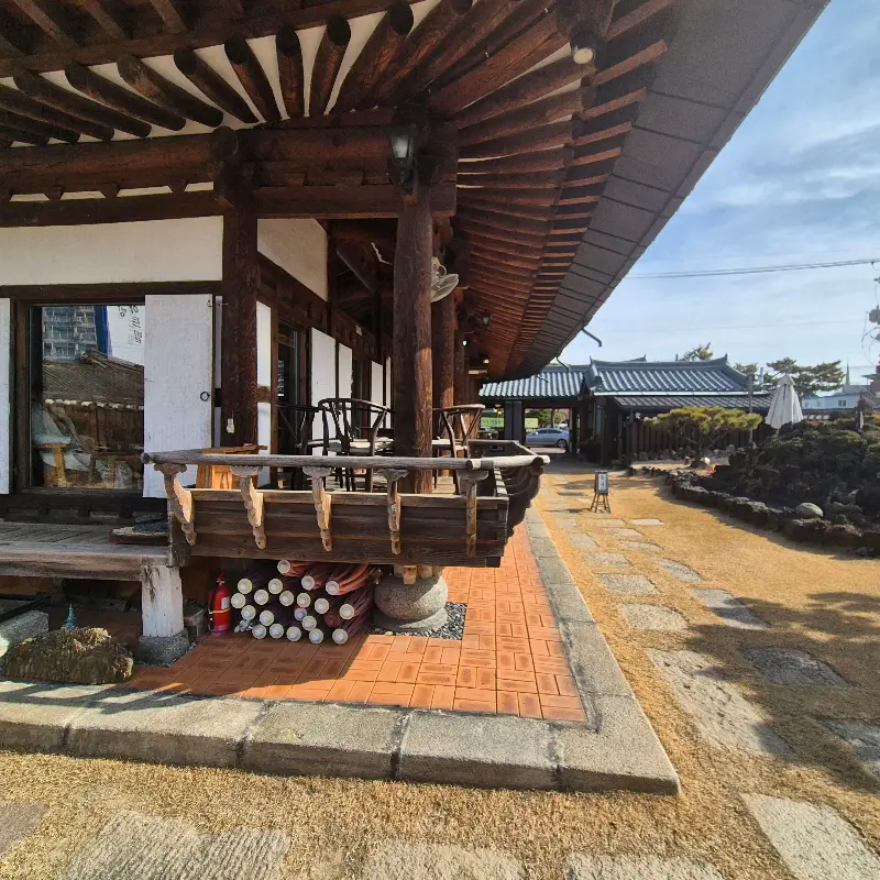 카페 외부의 모습