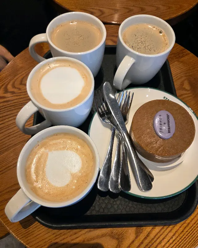 스타벅스 커피와 디저트