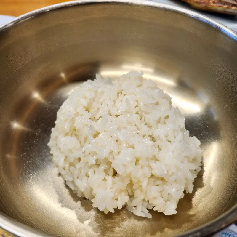 미꼬담의 놋그릇 밥