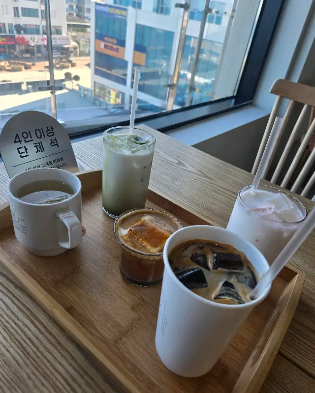 하조대커피의 시그니처 메뉴와 음료들