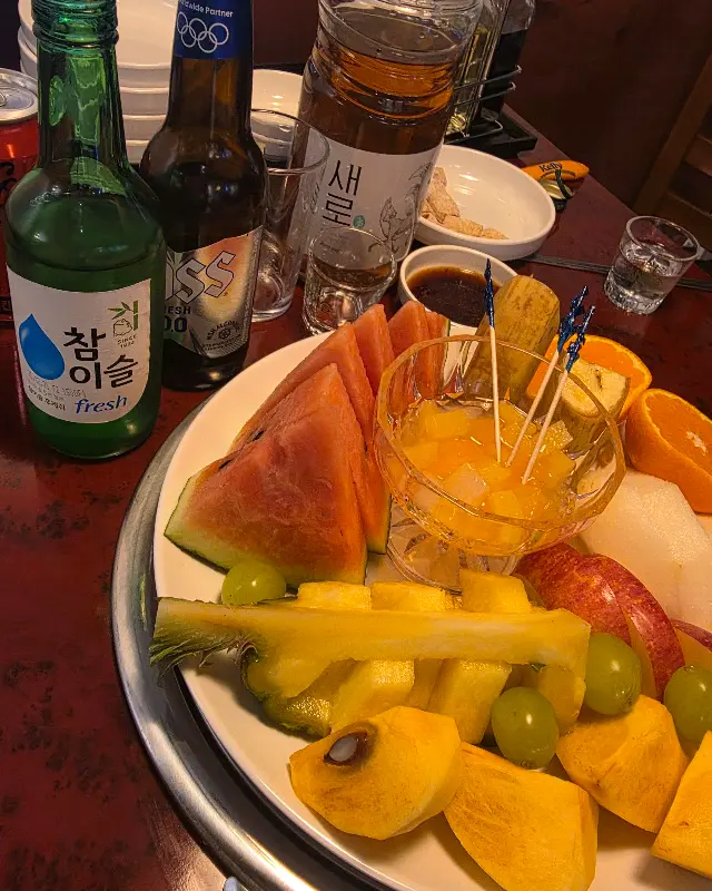 레트로 감성이 물씬 풍기는 급한마음탕수육의 내부 모습