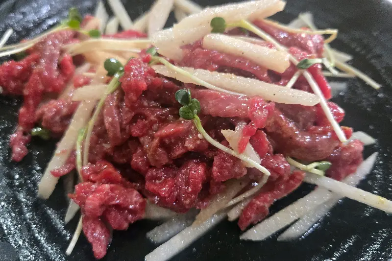 신선한 육회의 자태