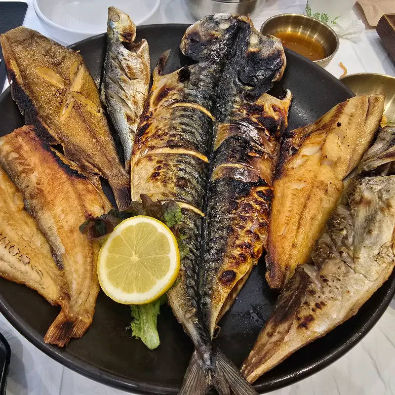 푸짐한 생선 한 상 차림