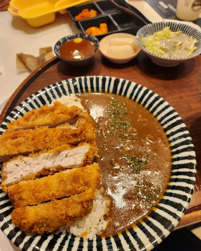 깔끔하고 쾌적한 매장 내부