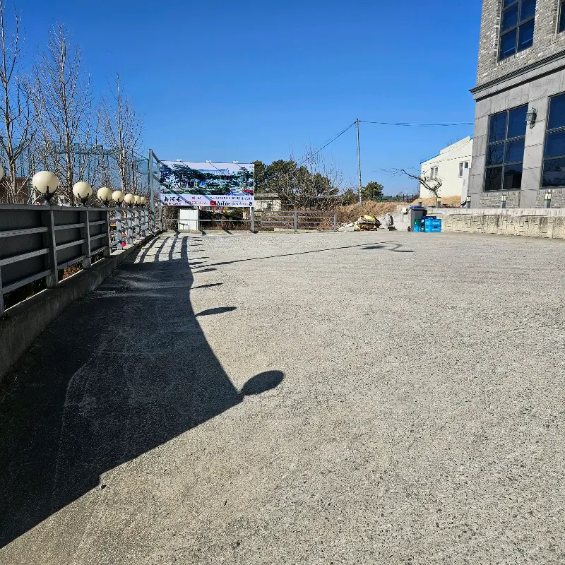 넓은 주차 공간