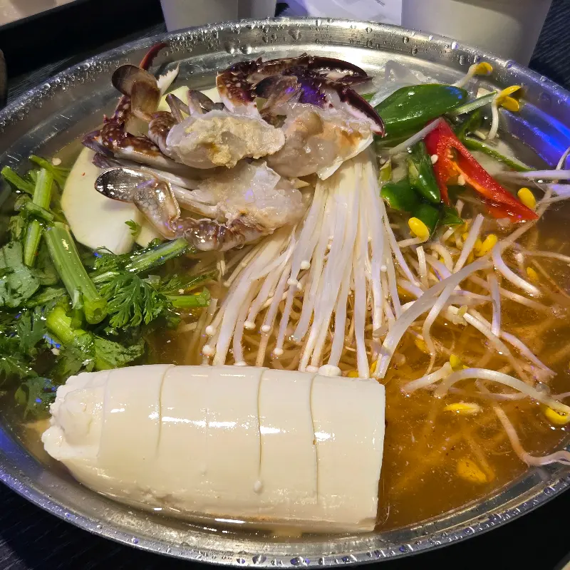 꽃게 순두부탕의 푸짐한 비주얼