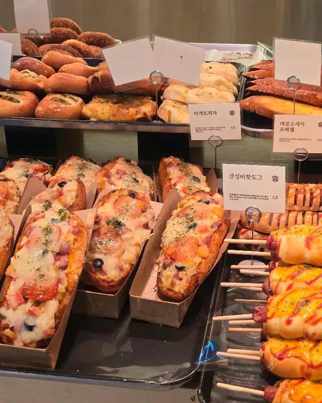궁전제과 내부 진열대