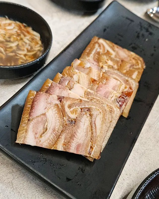 편육