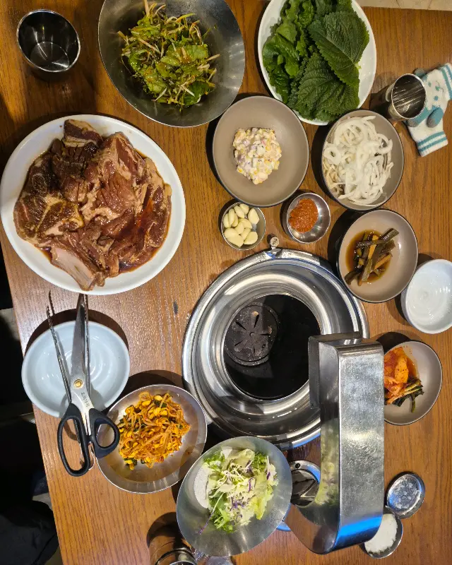 전원숯불 구서점 상차림 전체 모습