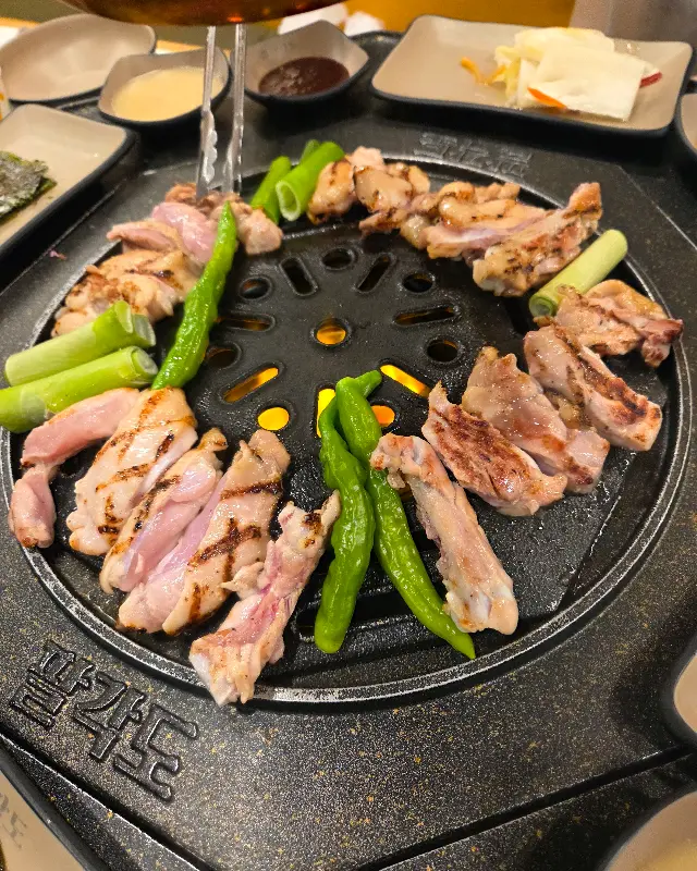 맛있게 구워진 닭갈비